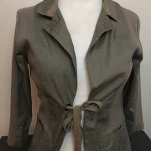 XCVI Jacket Khaki Green Cotton Cropped Tie Front with pockets modern size small